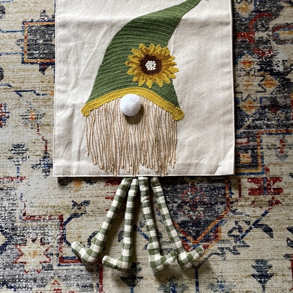 Decorative table runner - Picture 2 of 6